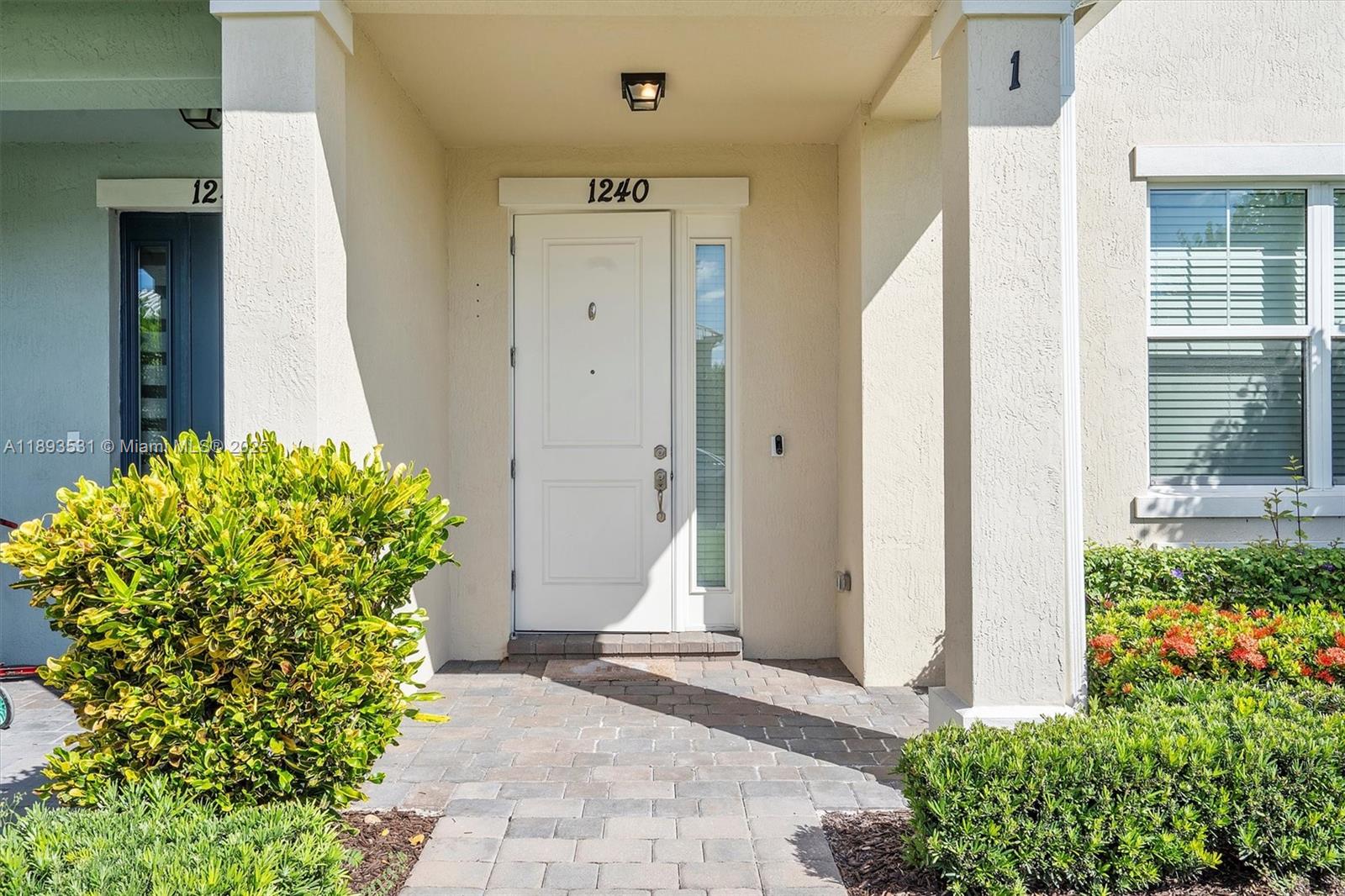 1240 Eucalyptus Dr #1