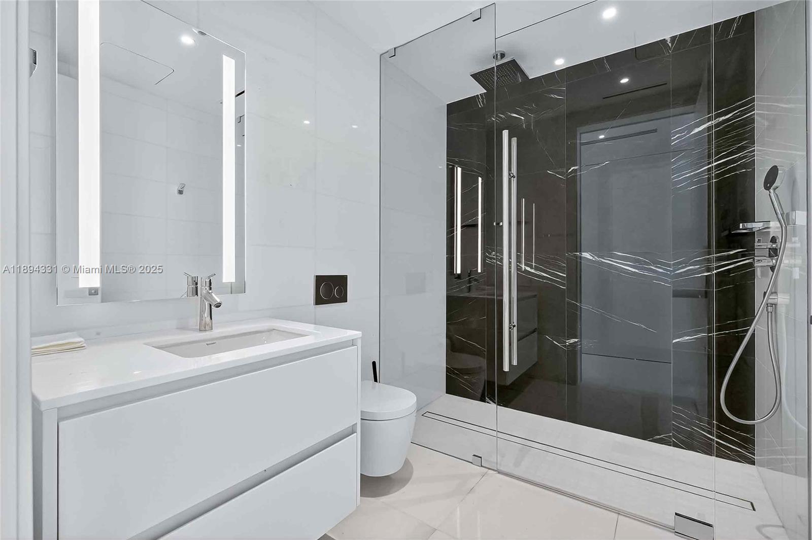 300 Biscayne Blvd Way #501 Miami, FL 33131