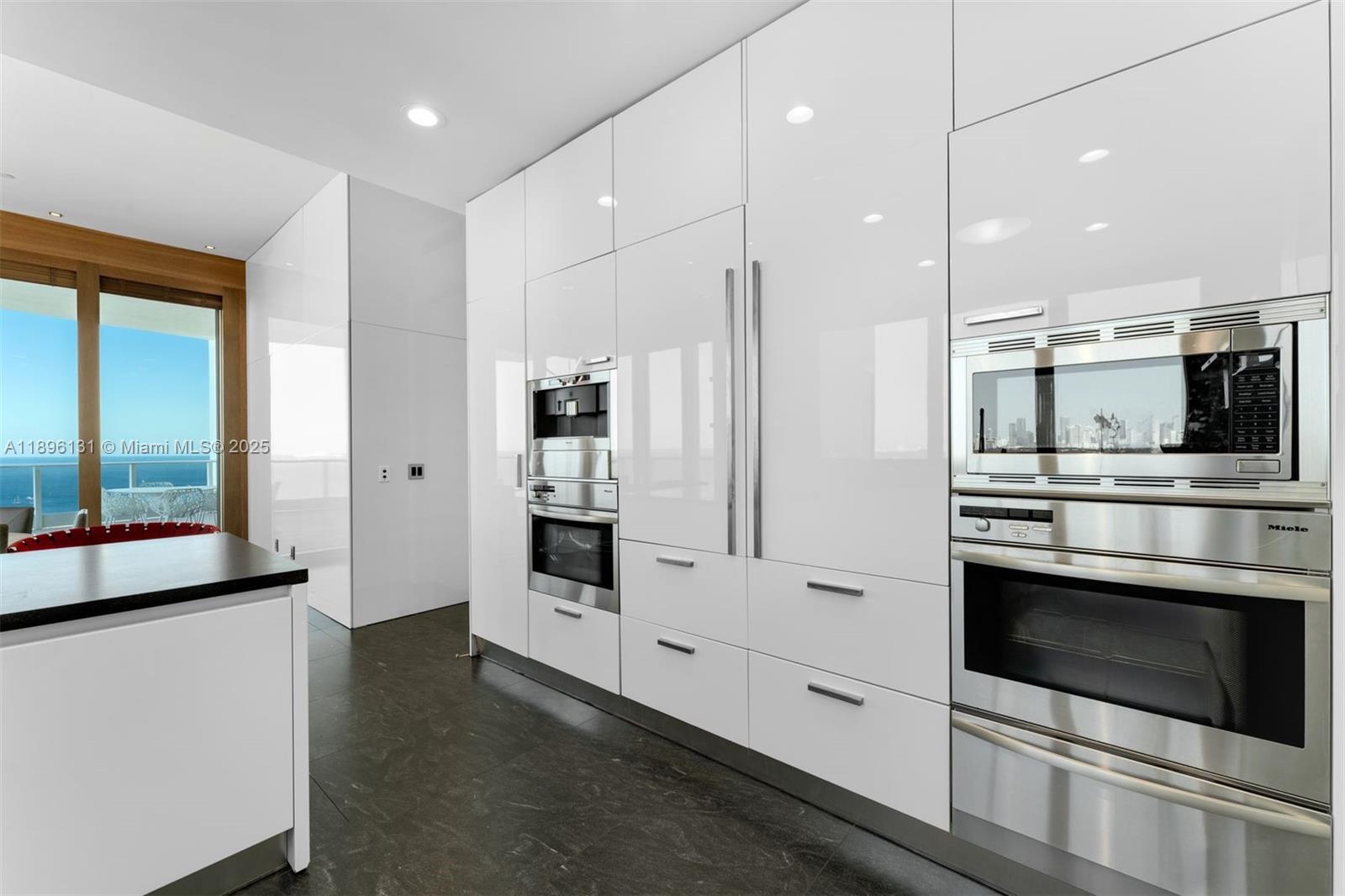 2627 S Bayshore Dr #3201 Miami, FL 33133