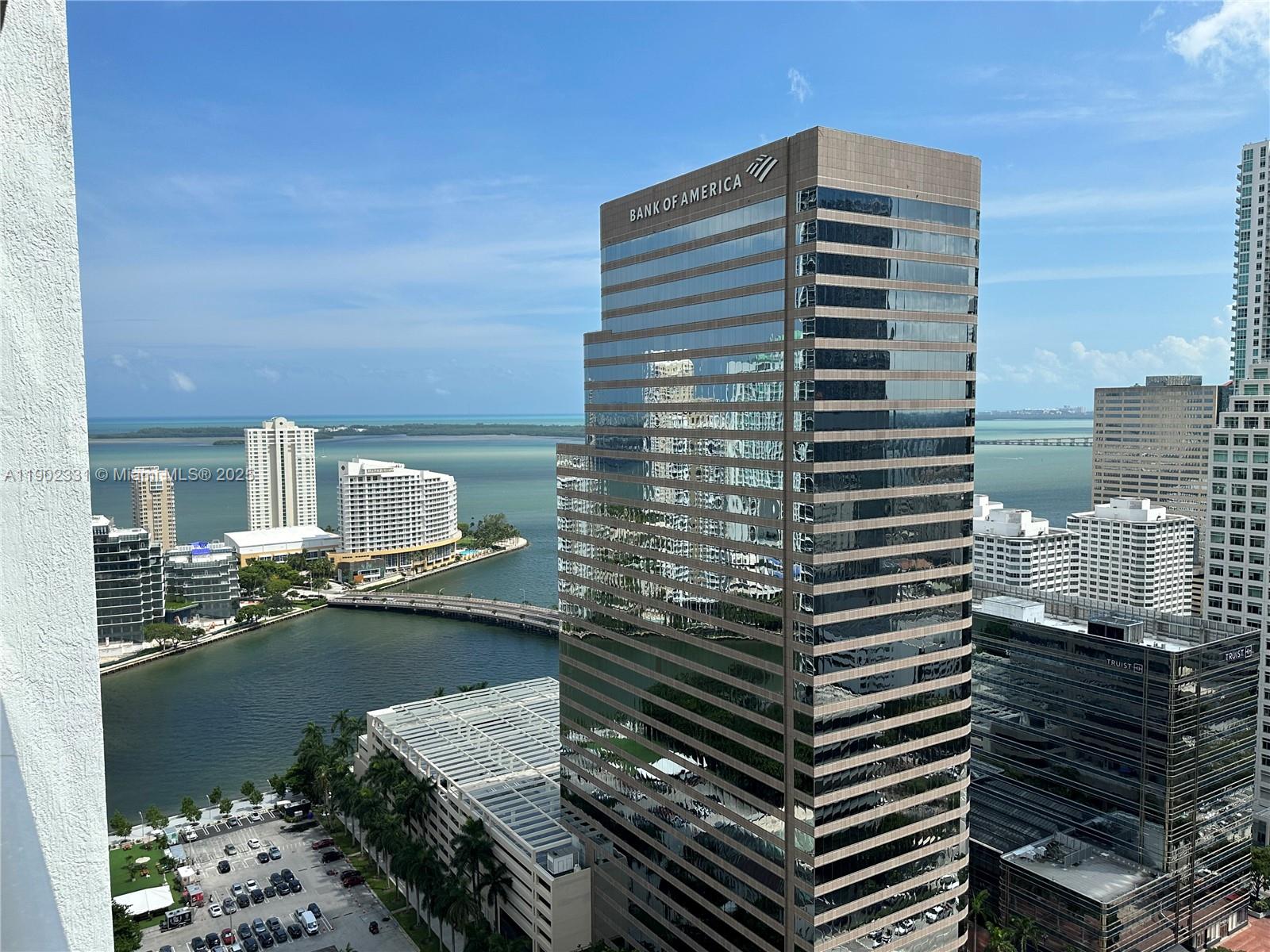 500 Brickell Ave #3704