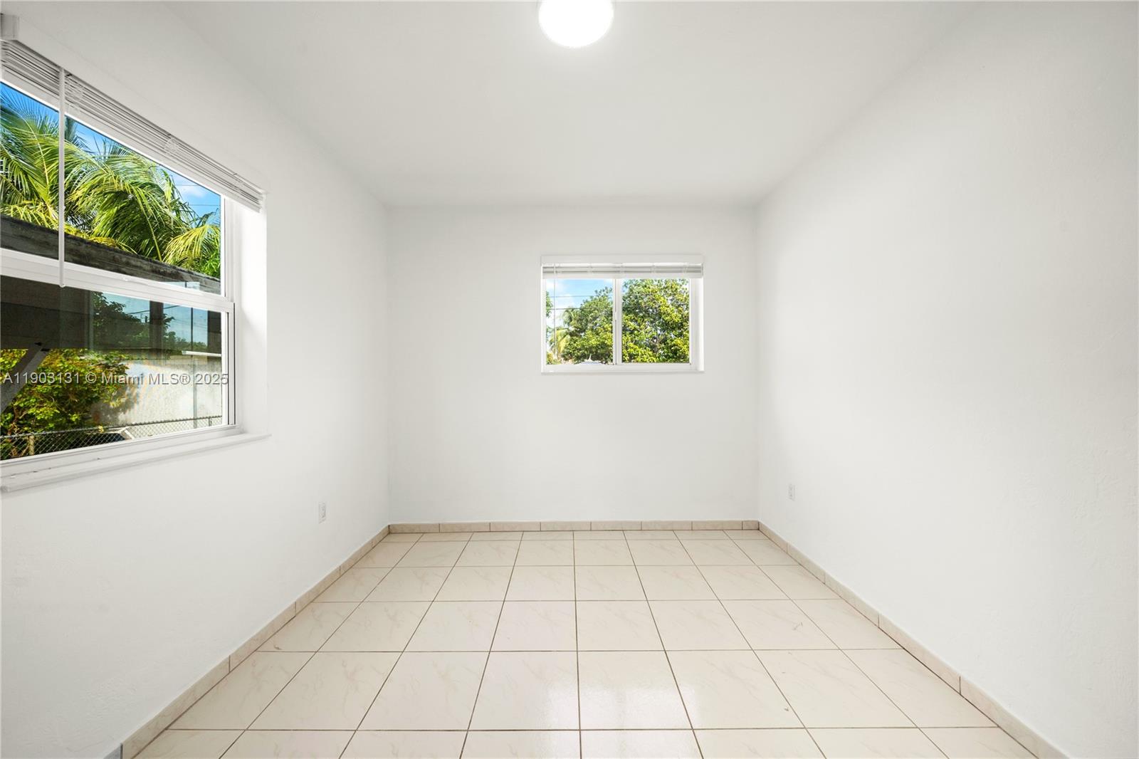 1271 NE 159th St North Miami Beach, FL 33162