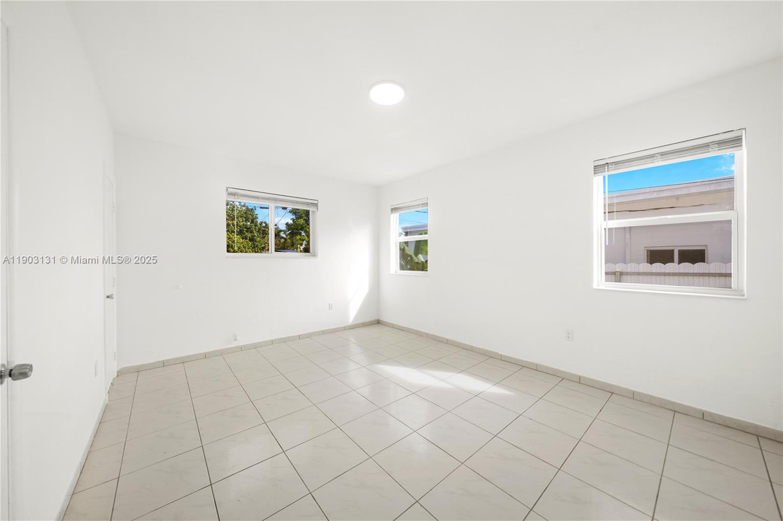 1271 NE 159th St North Miami Beach, FL 33162