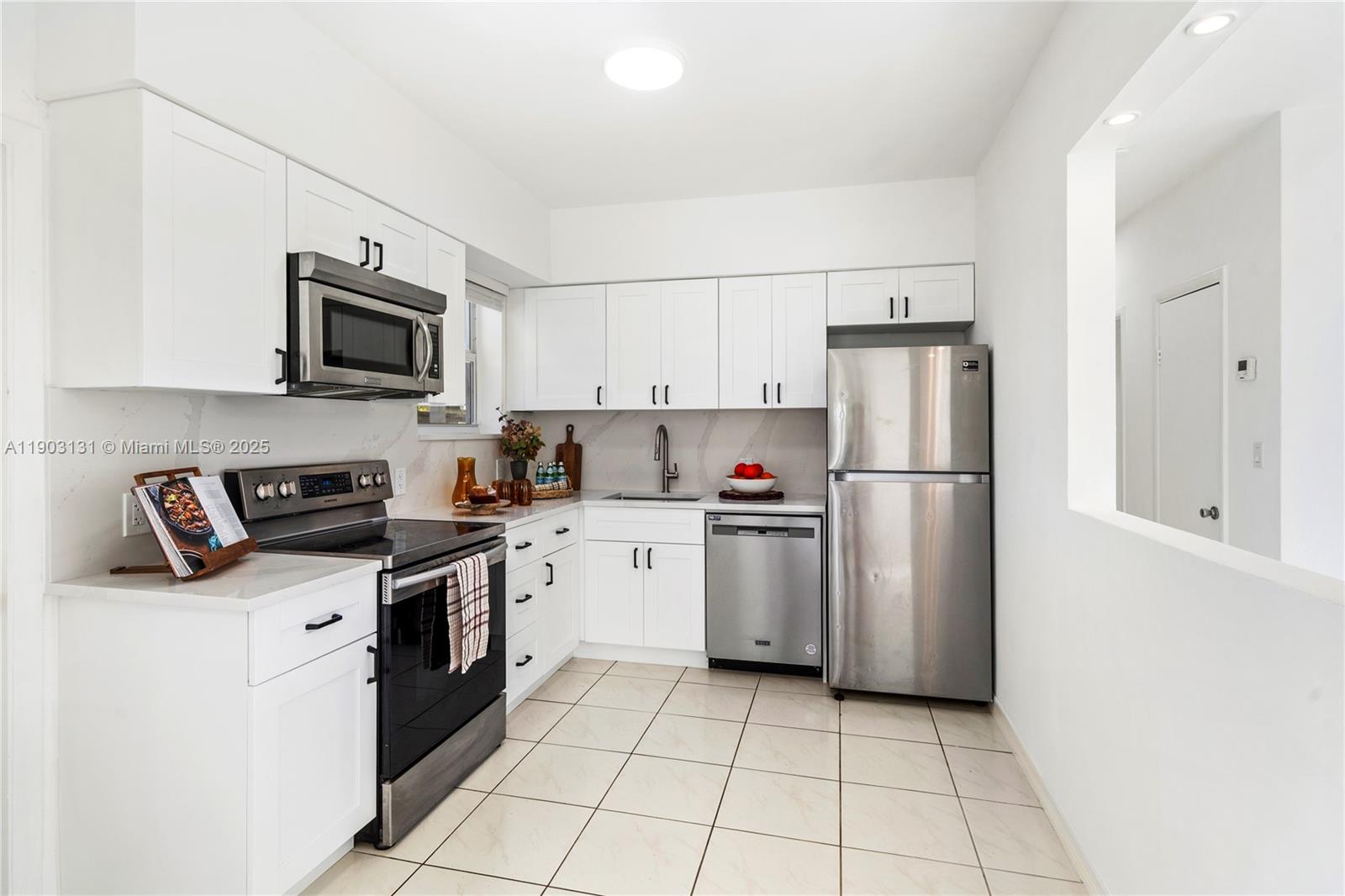 1271 NE 159th St North Miami Beach, FL 33162