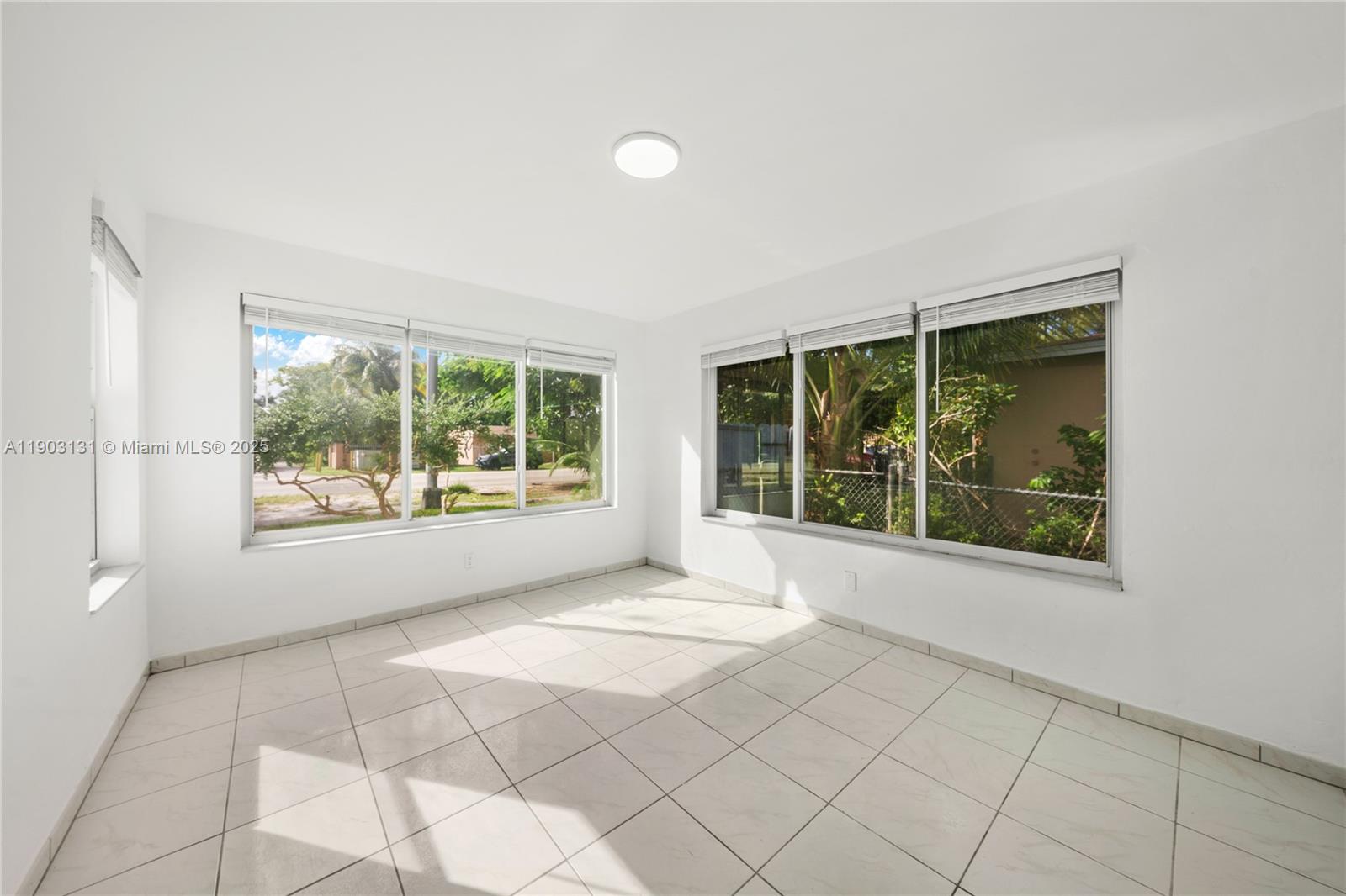 1271 NE 159th St North Miami Beach, FL 33162