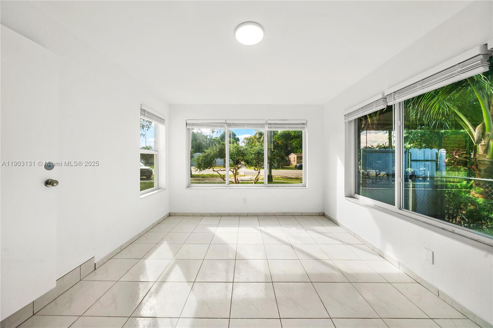 1271 NE 159th St North Miami Beach, FL 33162