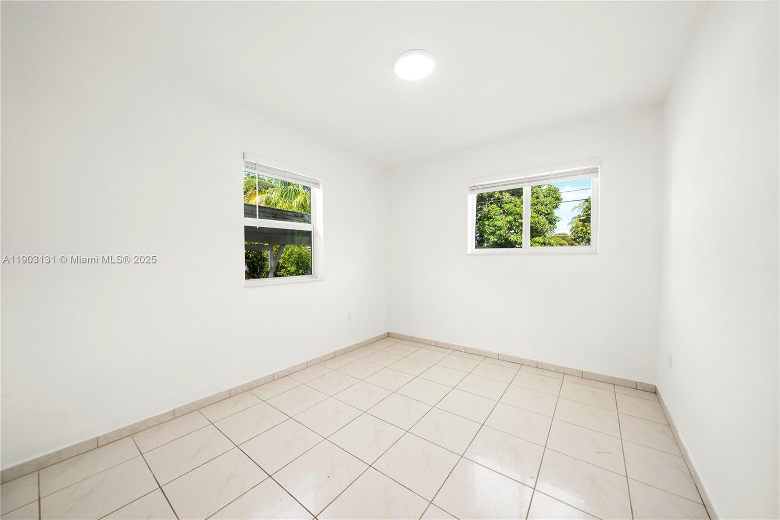 1271 NE 159th St North Miami Beach, FL 33162