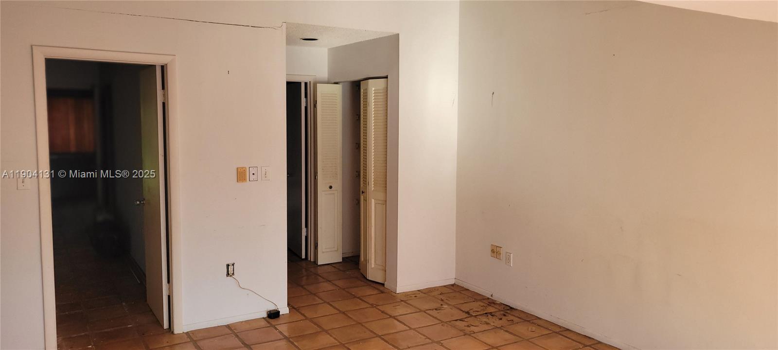 980 NW N Riv Dr #27 Miami, FL 33136