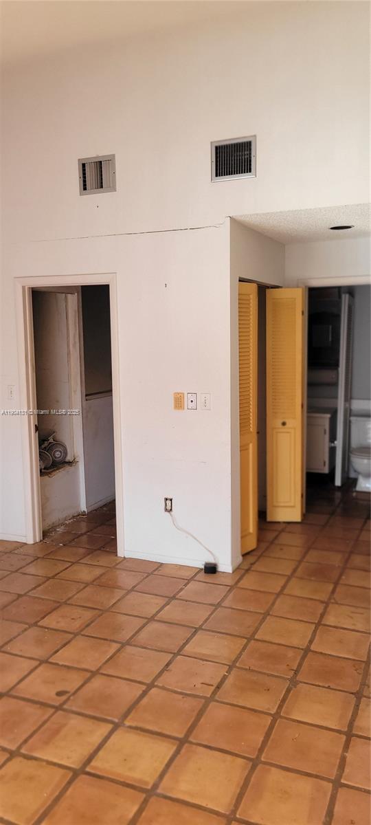 980 NW N Riv Dr #27 Miami, FL 33136