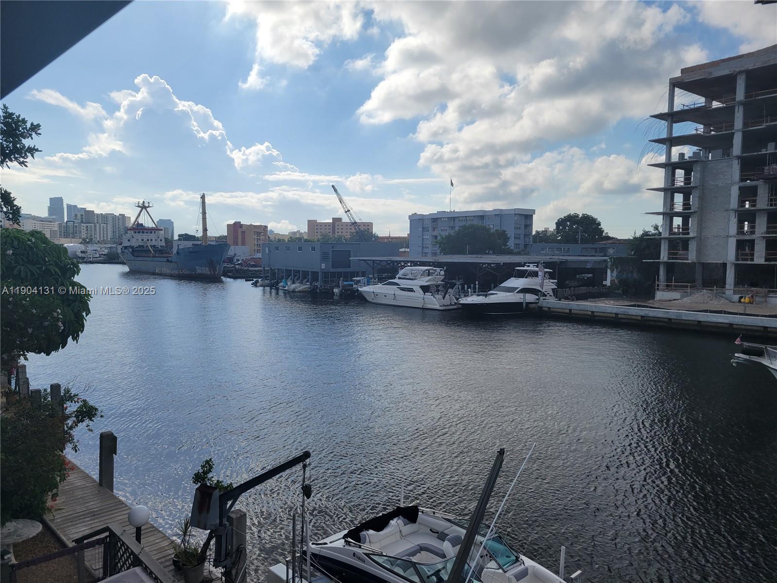 980 NW N Riv Dr #27 Miami, FL 33136