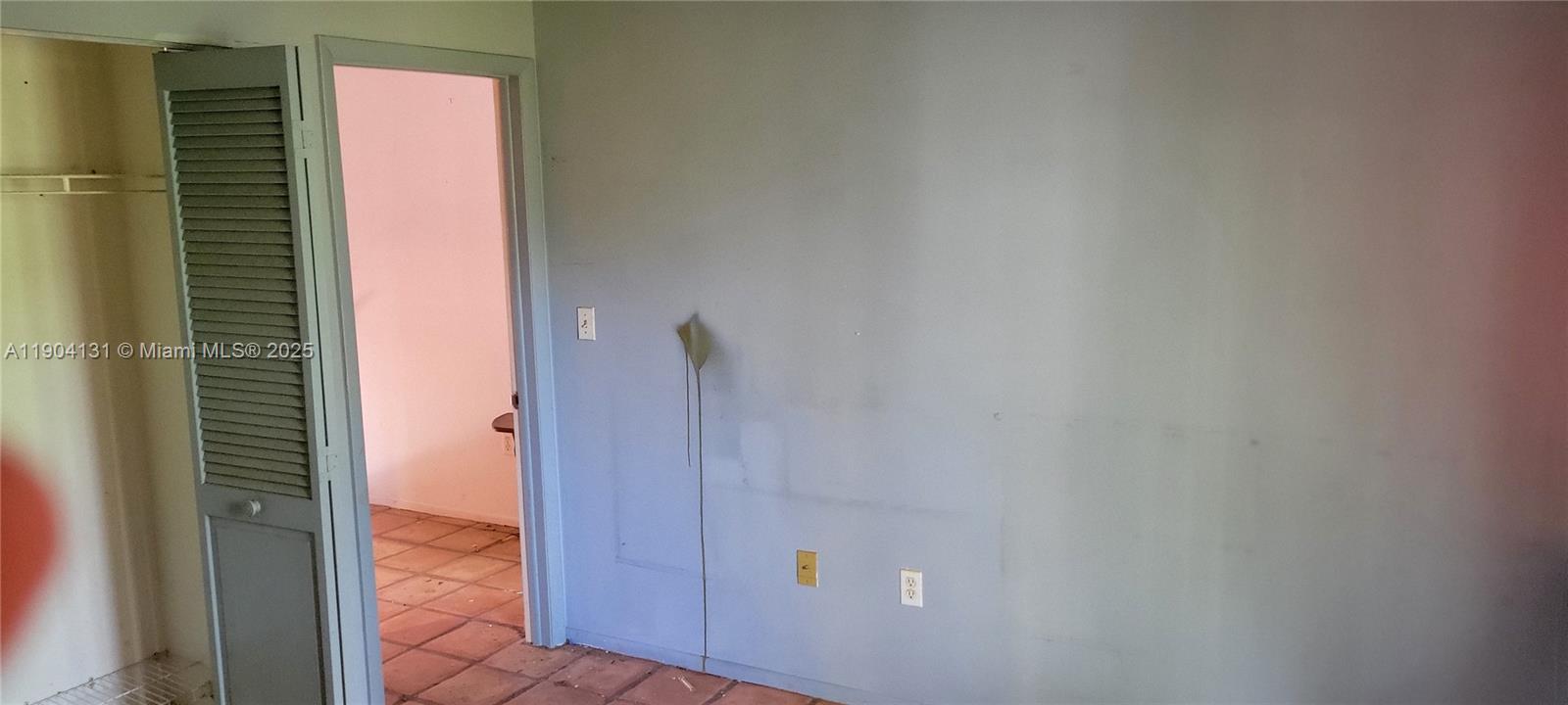 980 NW N Riv Dr #27 Miami, FL 33136