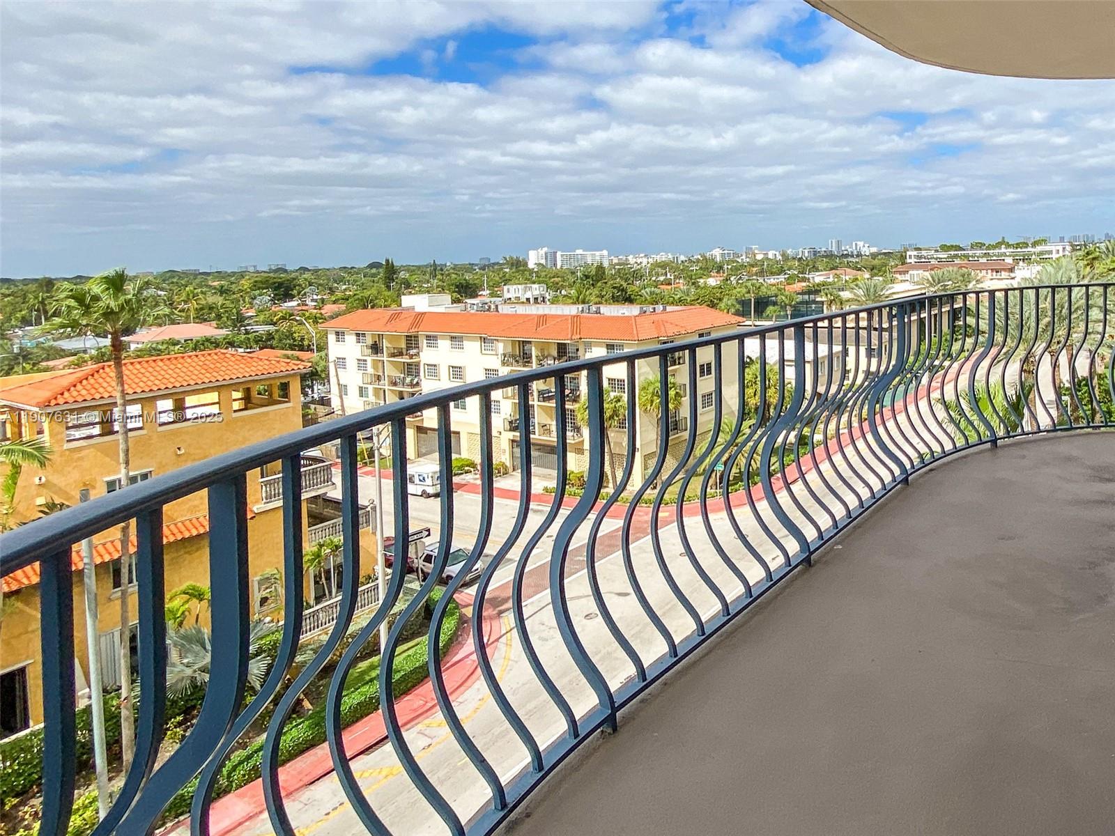 8877 Collins Ave #604