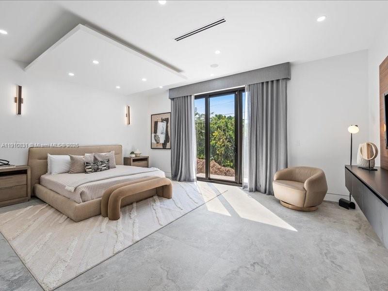 270 N Shore Dr Miami Beach, FL 33141