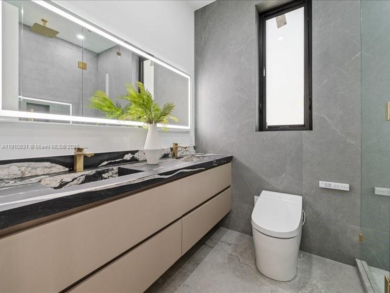 270 N Shore Dr Miami Beach, FL 33141