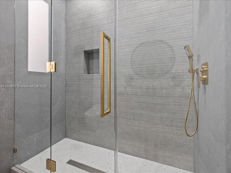 270 N Shore Dr Miami Beach, FL 33141