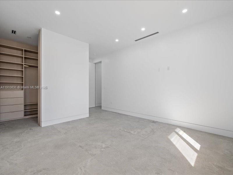 270 N Shore Dr Miami Beach, FL 33141