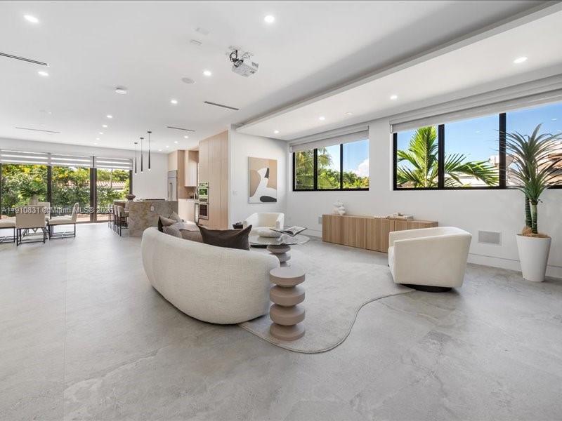 270 N Shore Dr Miami Beach, FL 33141