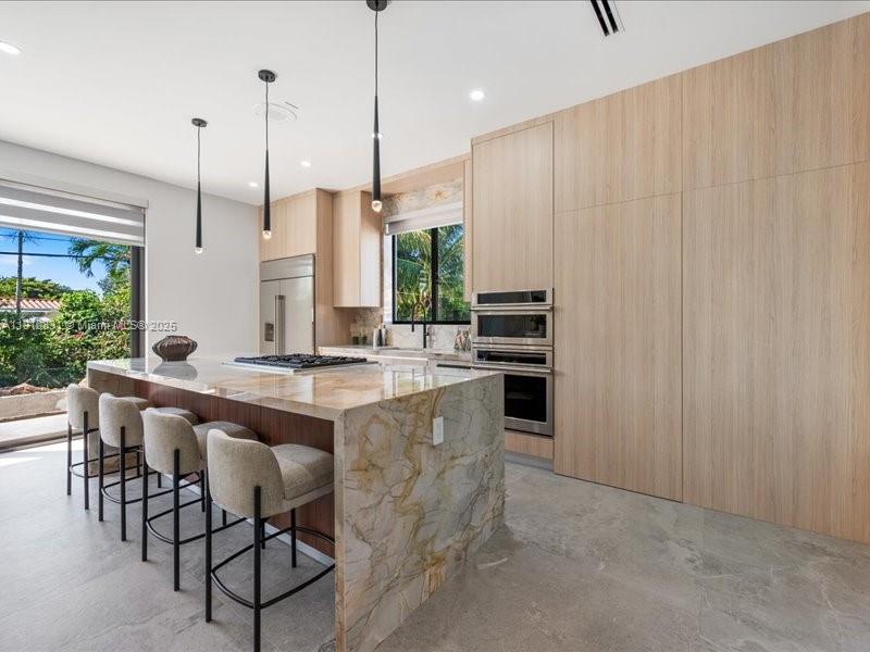 270 N Shore Dr Miami Beach, FL 33141