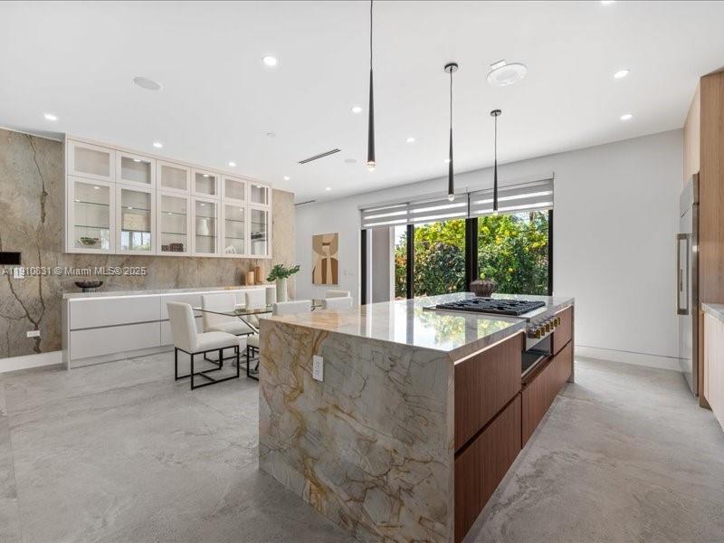 270 N Shore Dr Miami Beach, FL 33141