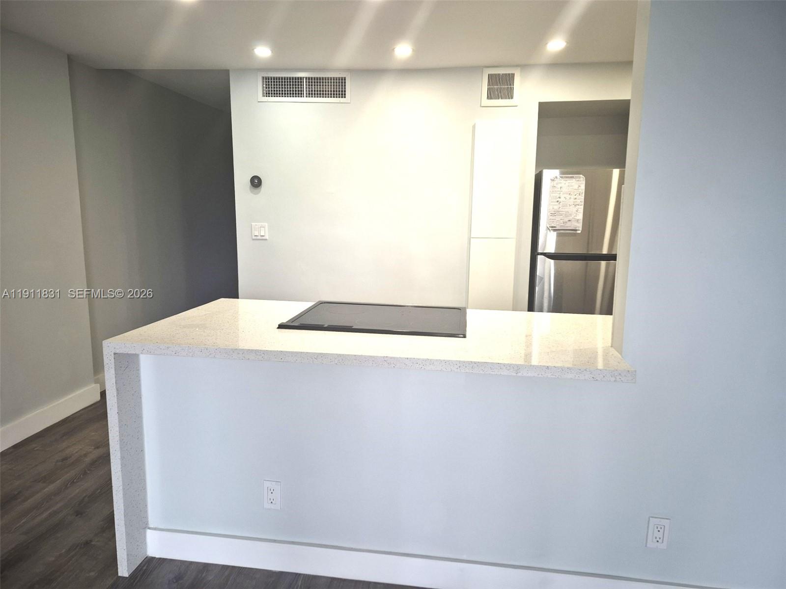 1731 SE 15th St #205 Fort Lauderdale, FL 33316