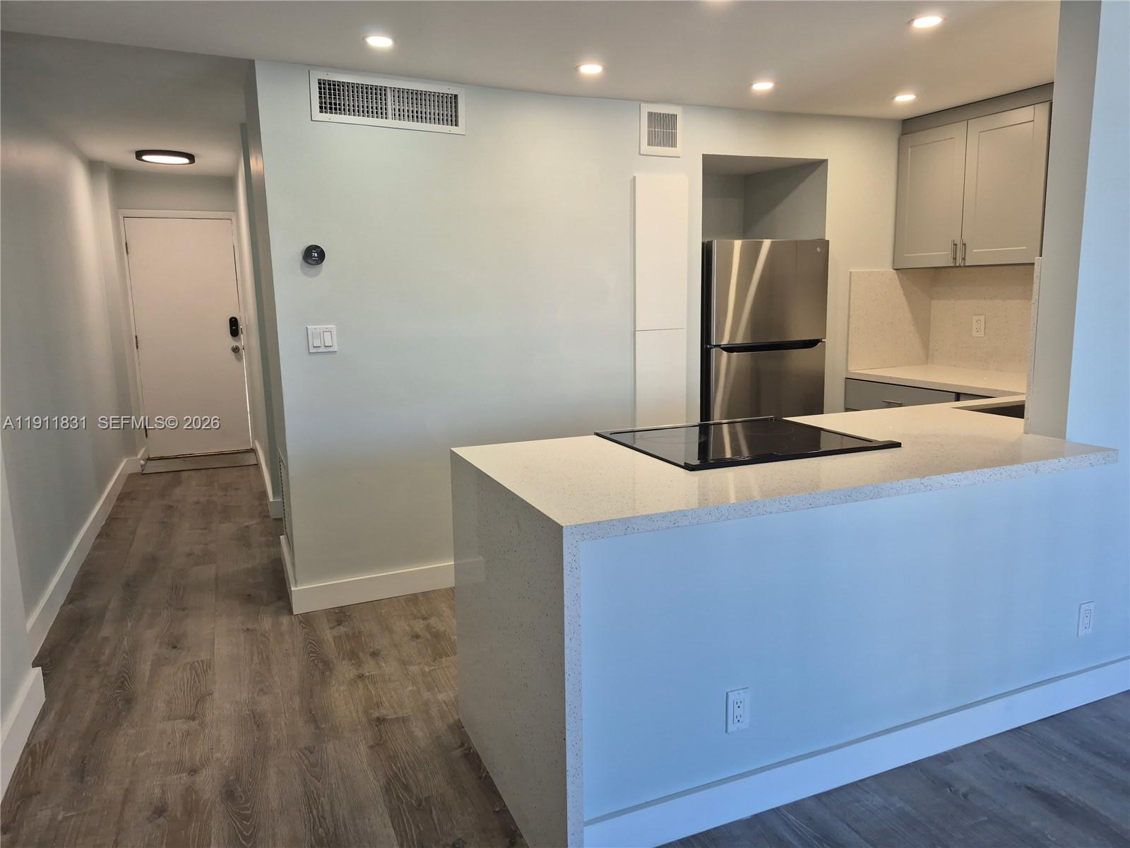 1731 SE 15th St #205 Fort Lauderdale, FL 33316