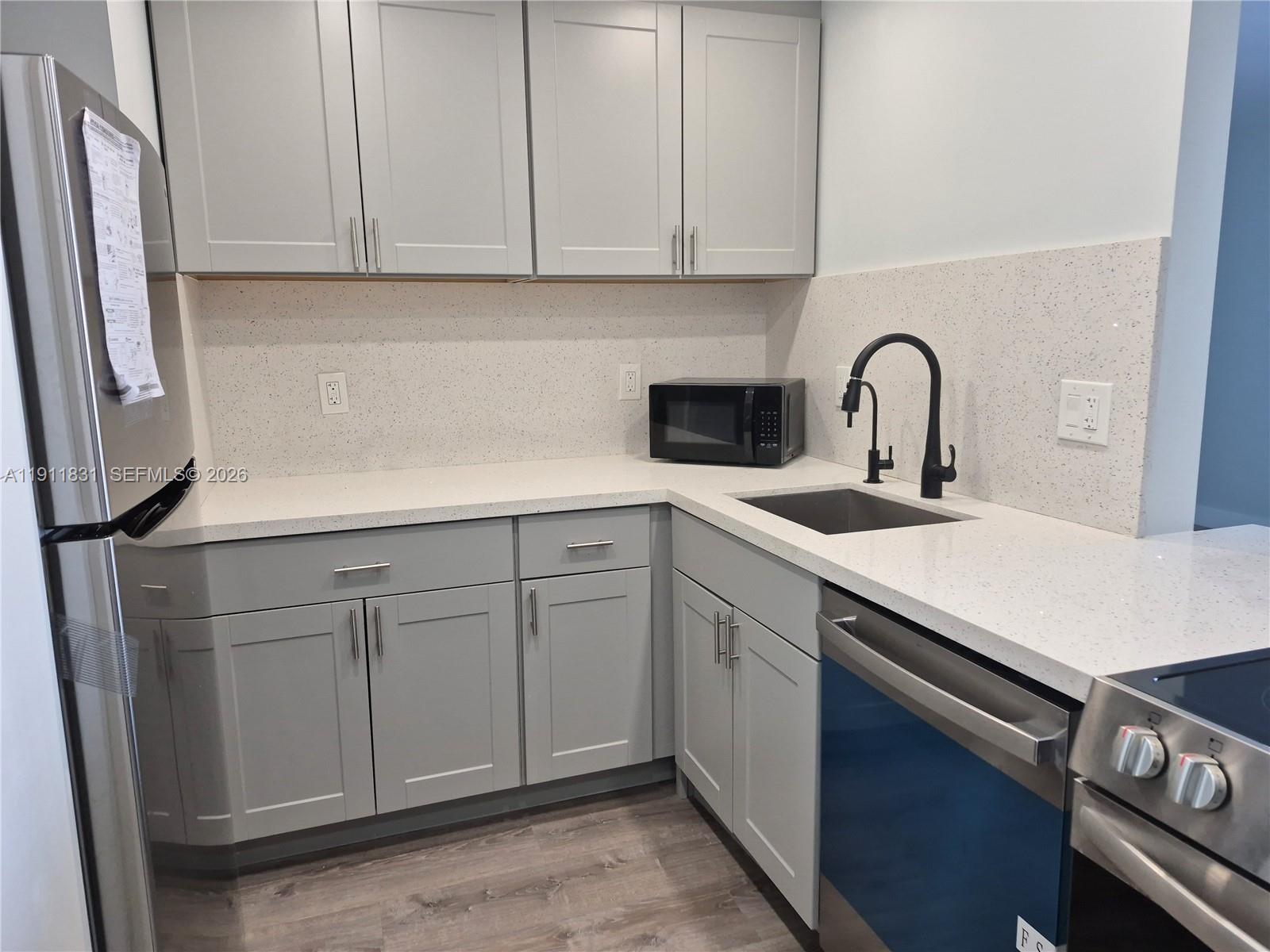 1731 SE 15th St #205 Fort Lauderdale, FL 33316