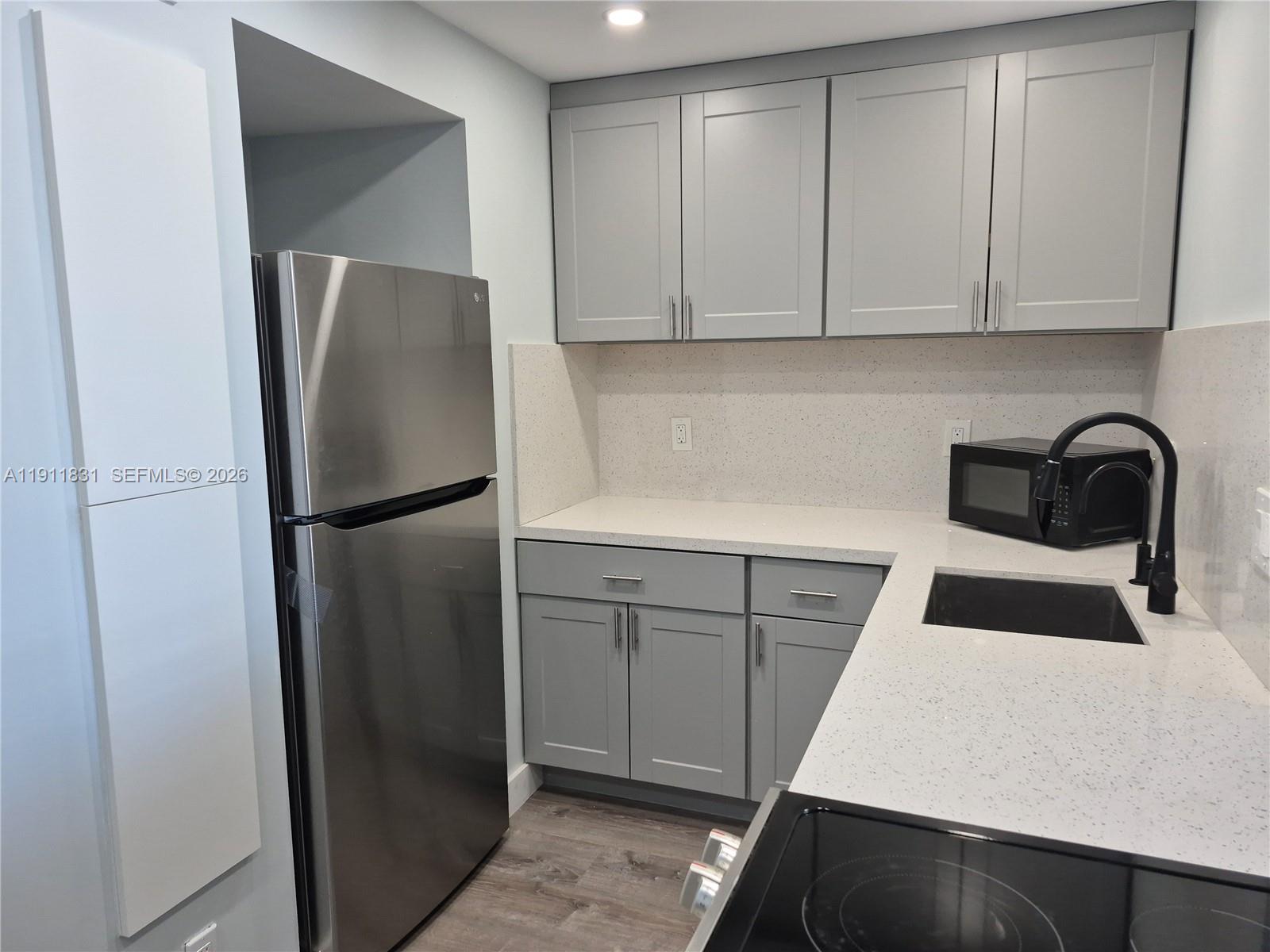 1731 SE 15th St #205 Fort Lauderdale, FL 33316