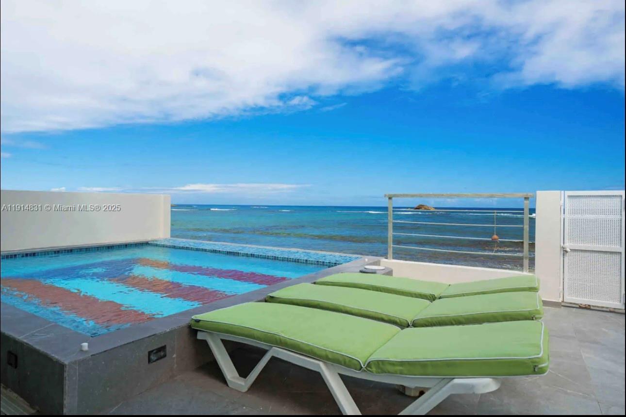 78 Jaime Brull Vega Baja, PR, 693