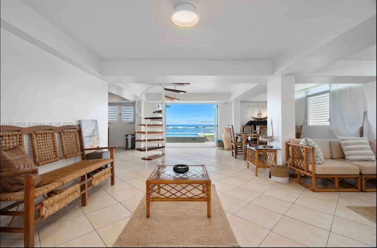 78 Jaime Brull Vega Baja, PR, 693