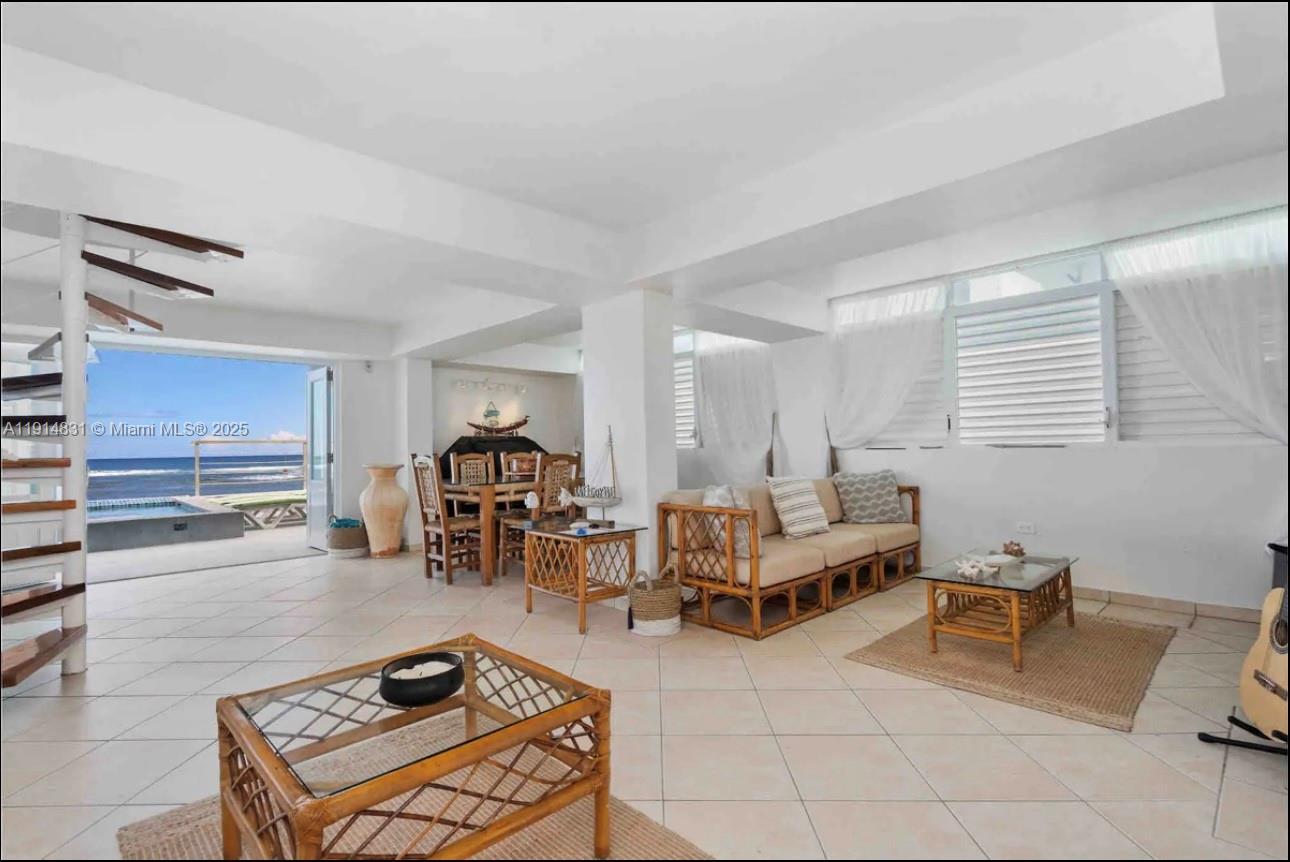 78 Jaime Brull Vega Baja, PR, 693