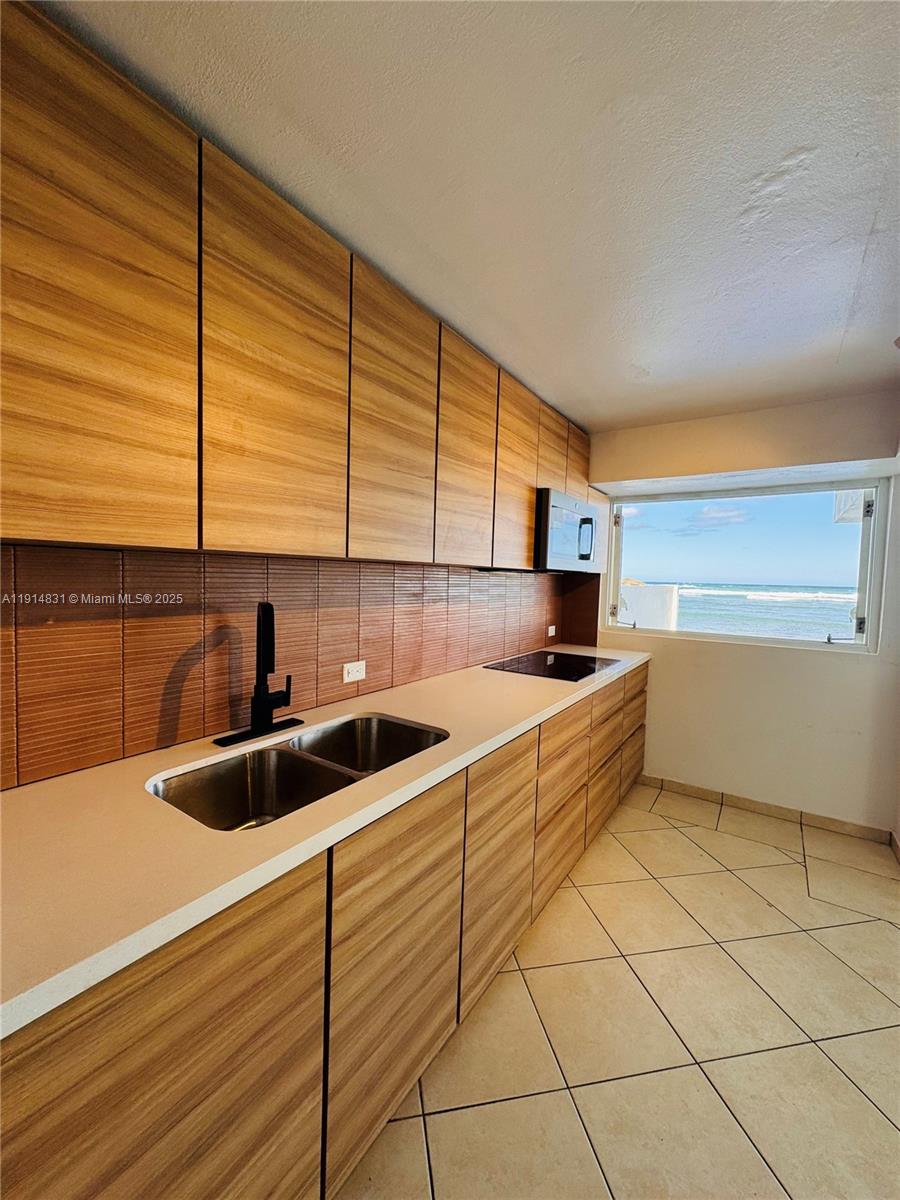 78 Jaime Brull Vega Baja, PR, 693