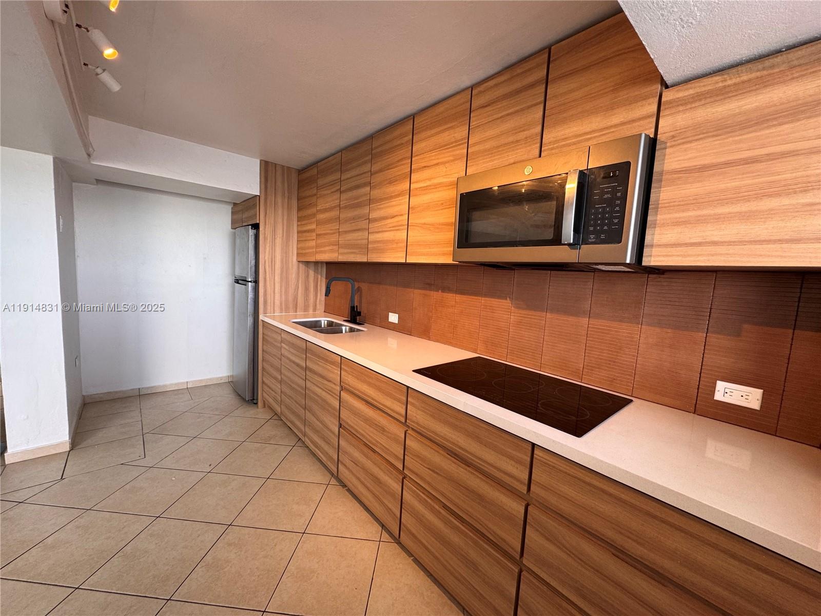 78 Jaime Brull Vega Baja, PR, 693