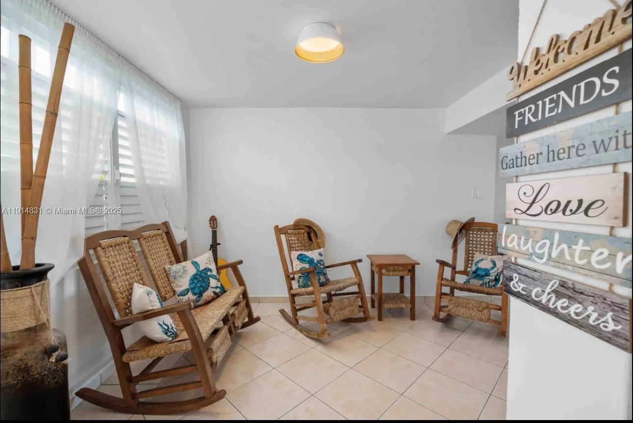 78 Jaime Brull Vega Baja, PR, 693