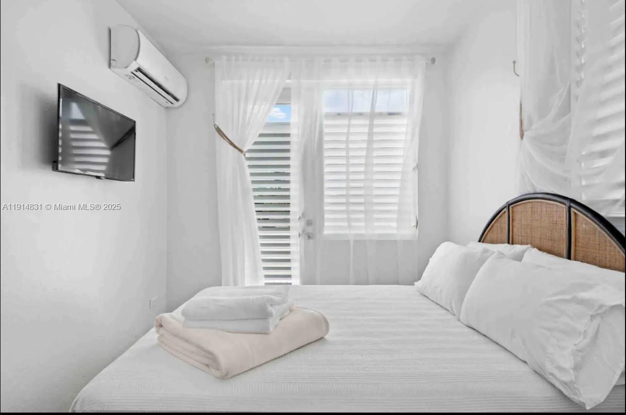 78 Jaime Brull Vega Baja, PR, 693