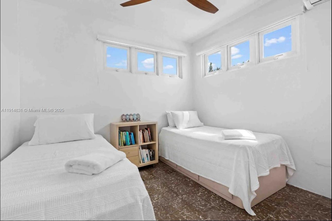 78 Jaime Brull Vega Baja, PR, 693