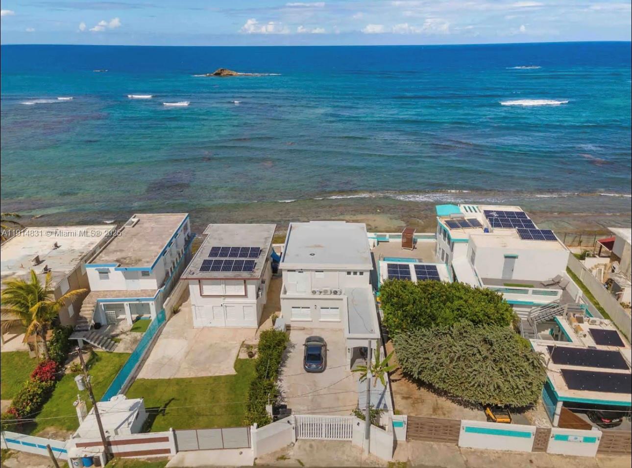 78 Jaime Brull Vega Baja, PR, 693