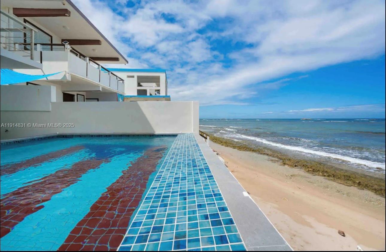 78 Jaime Brull Vega Baja, PR, 693