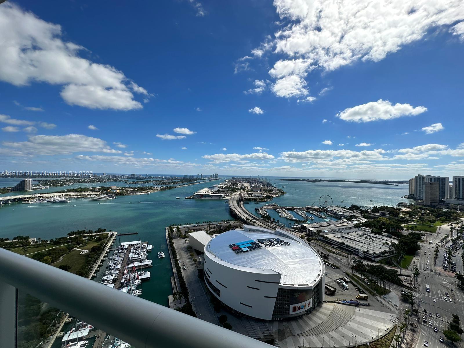 888 Biscayne Blvd #4207