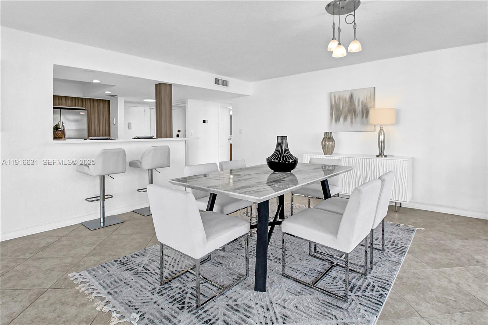 800 Parkview Dr #821 Hallandale Beach, FL 33009