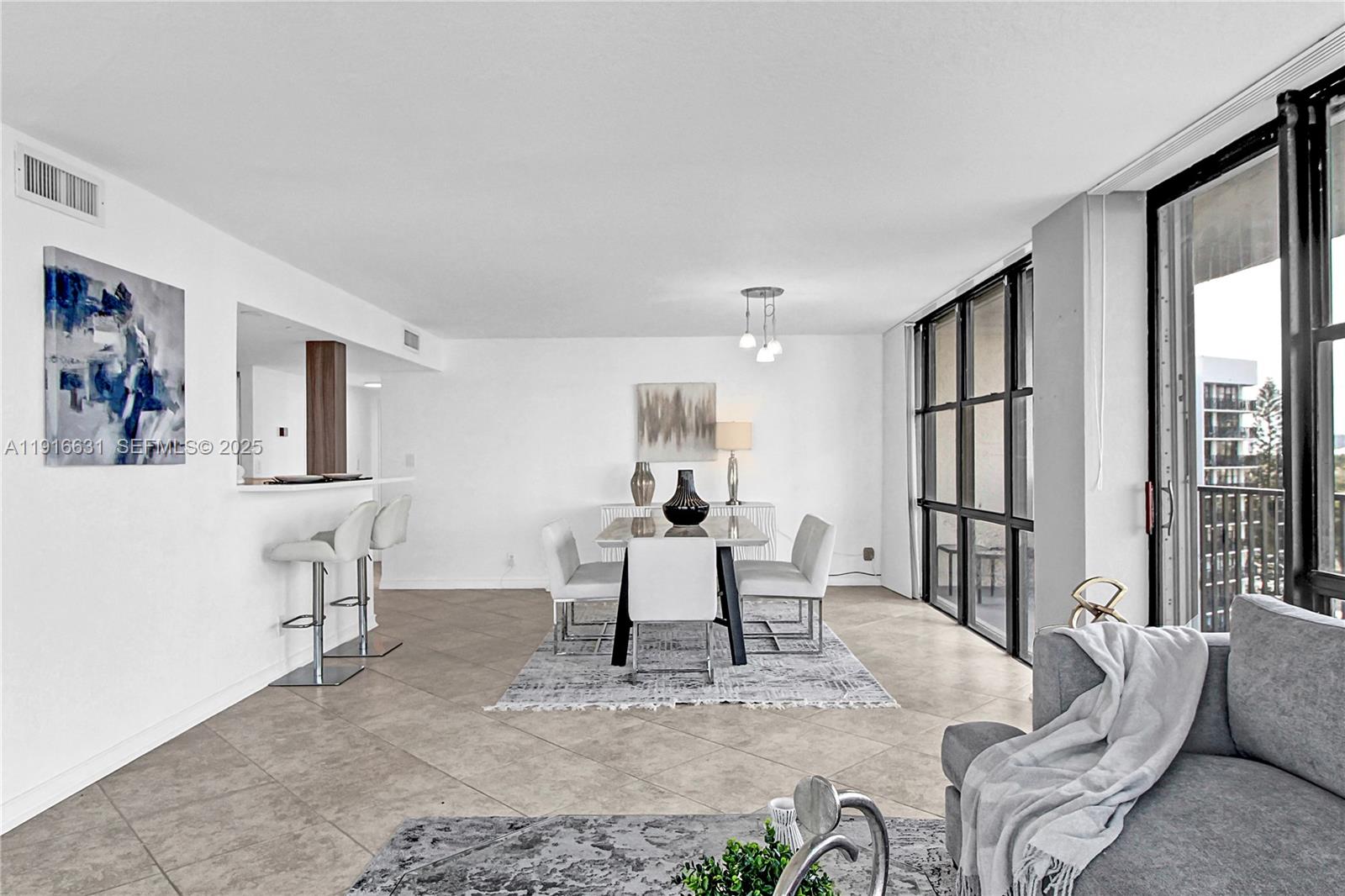 800 Parkview Dr #821 Hallandale Beach, FL 33009