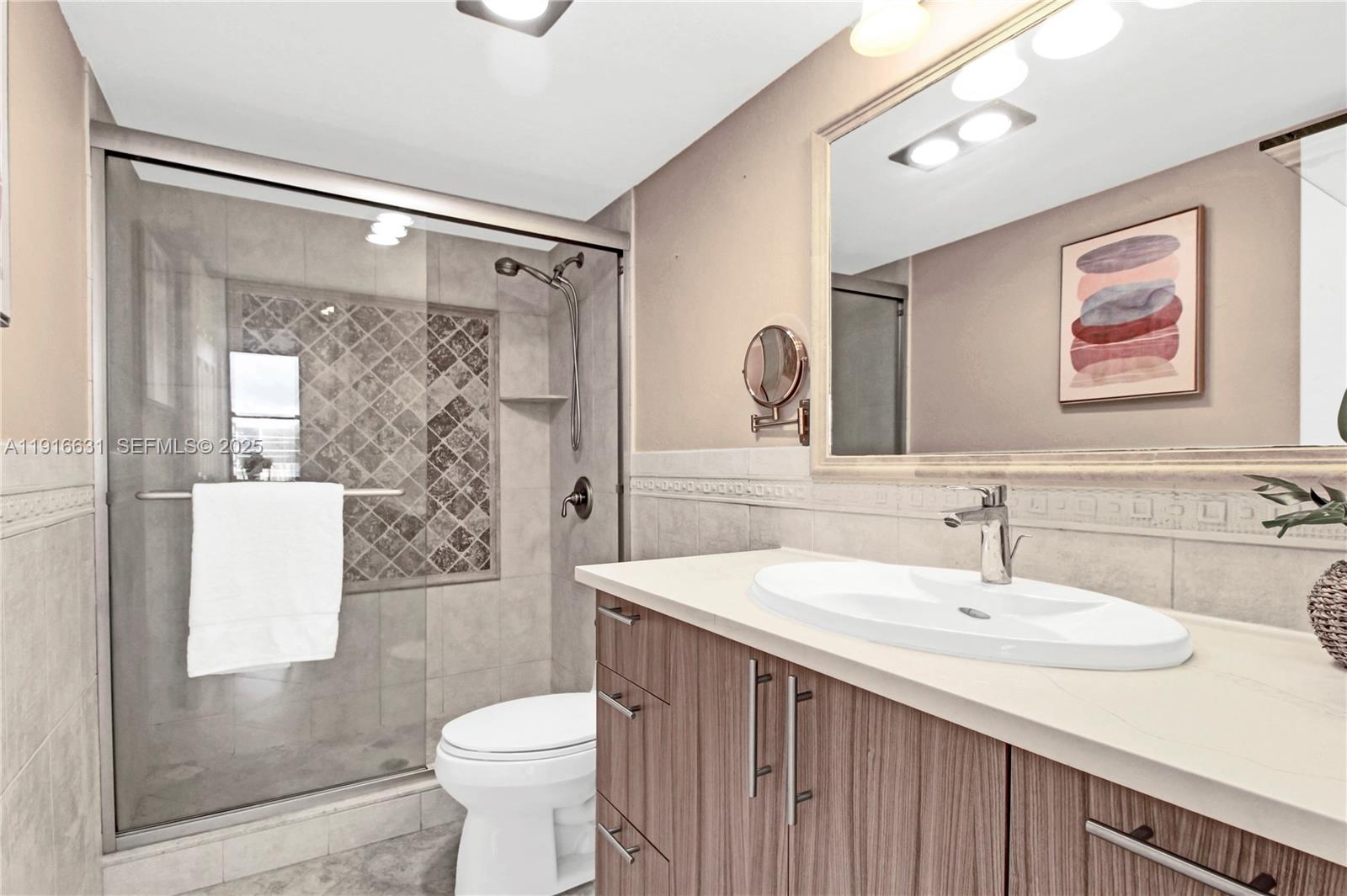 800 Parkview Dr #821 Hallandale Beach, FL 33009