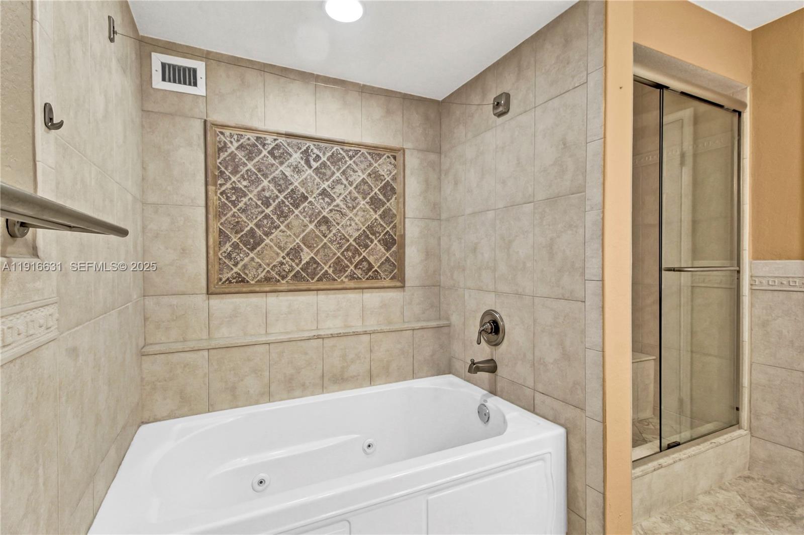 800 Parkview Dr #821 Hallandale Beach, FL 33009