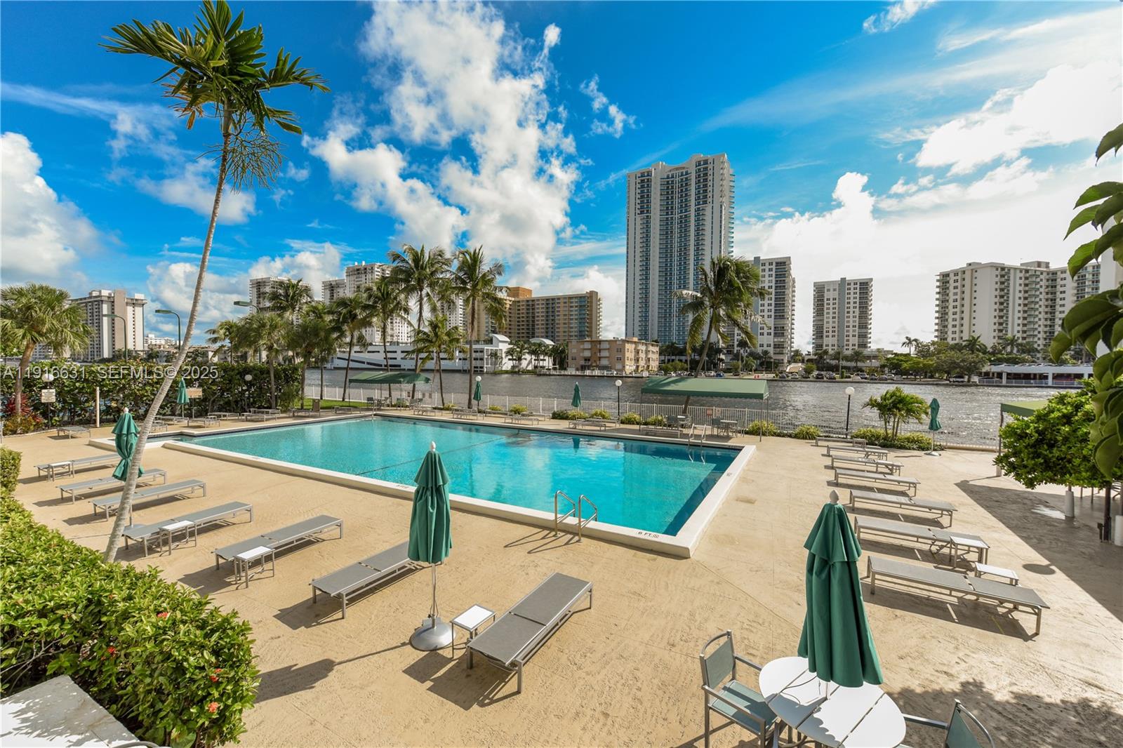 800 Parkview Dr #821 Hallandale Beach, FL 33009