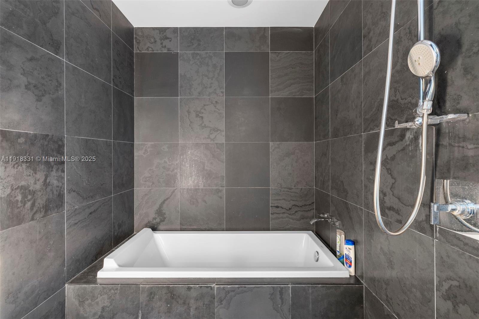 image 900 Biscayne18