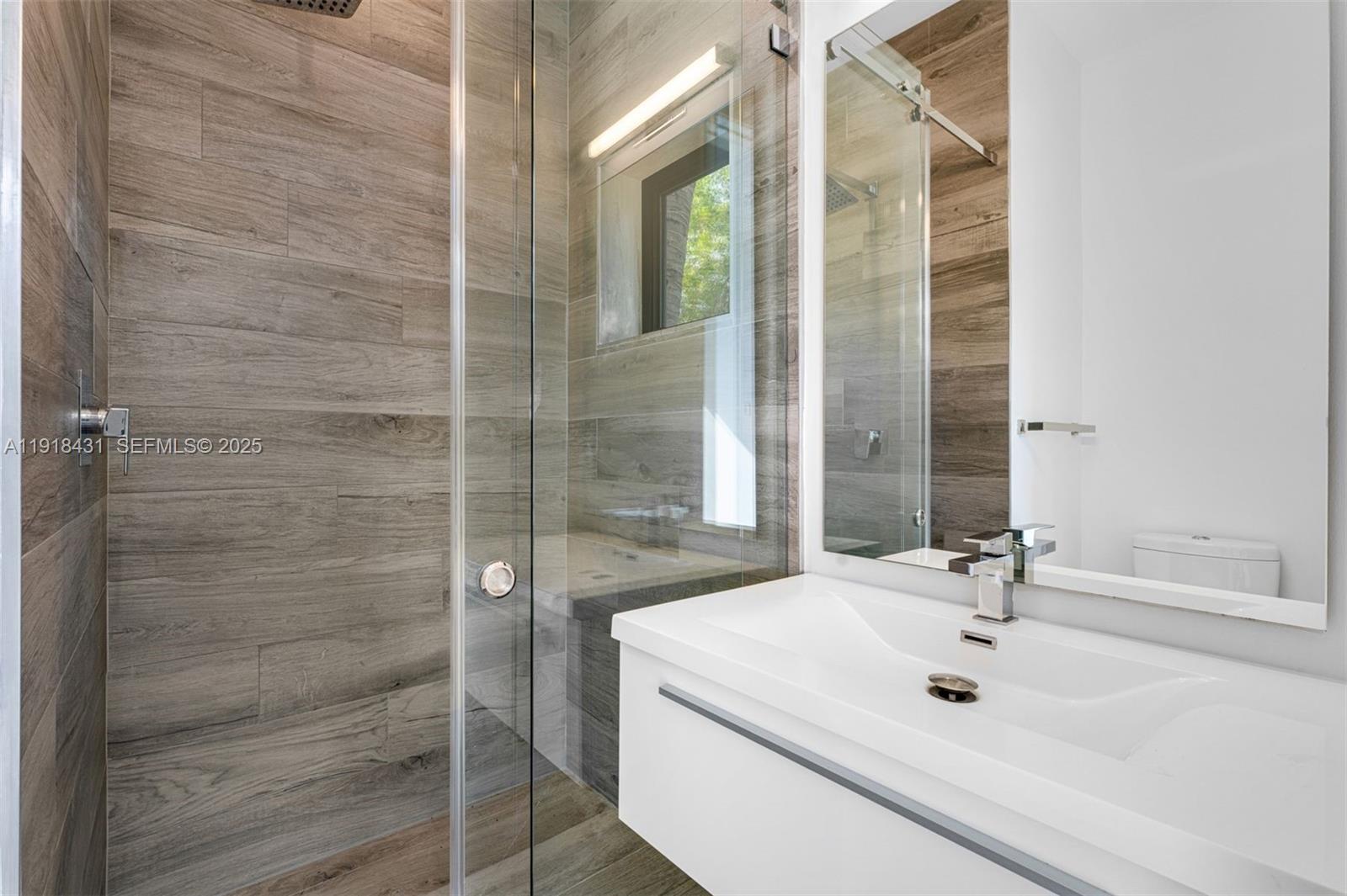 1525 Bay Rd #1525 Miami Beach, FL 33139