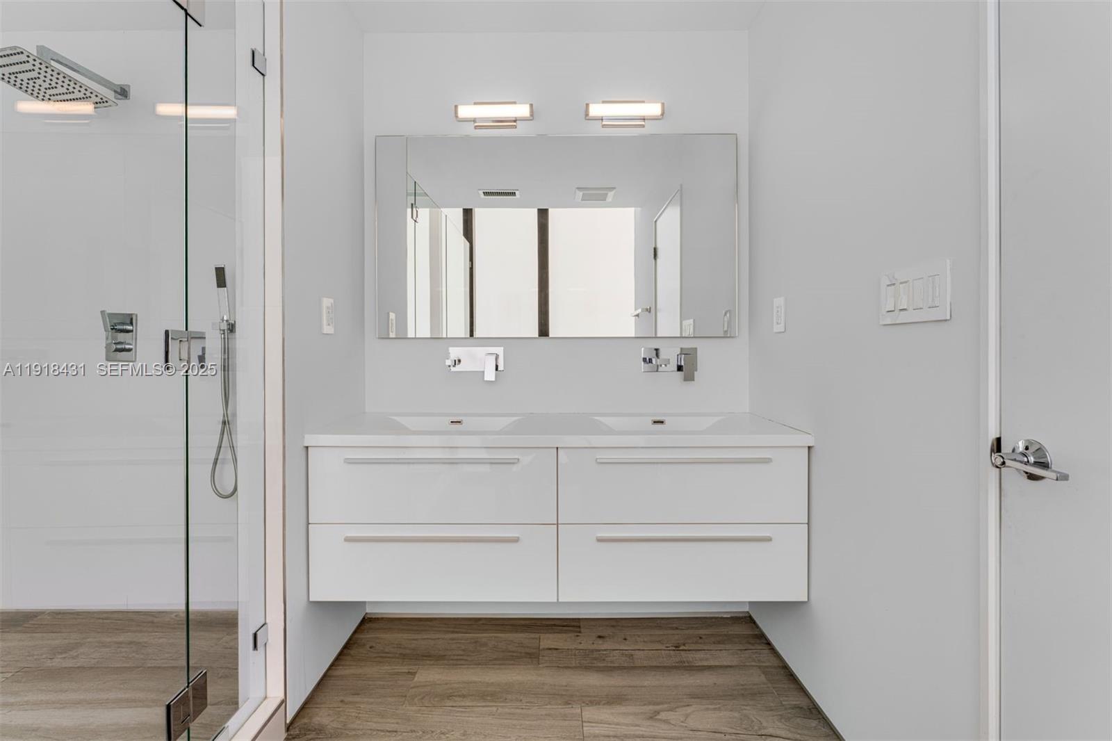 1525 Bay Rd #1525 Miami Beach, FL 33139