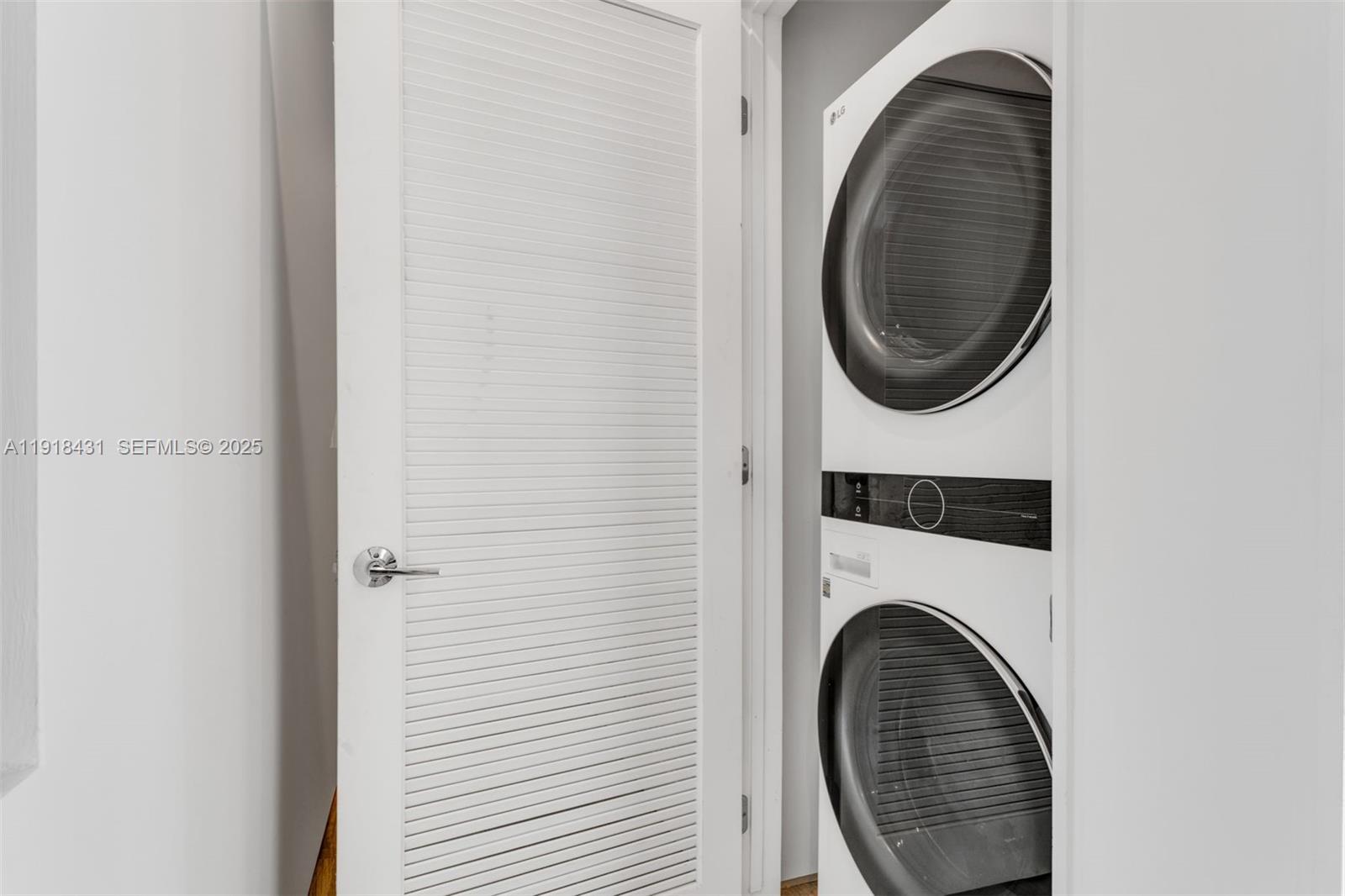 1525 Bay Rd #1525 Miami Beach, FL 33139