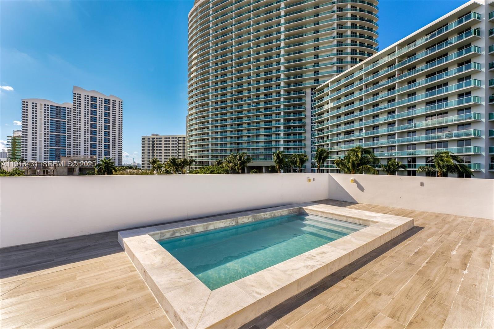 1525 Bay Rd #1525 Miami Beach, FL 33139