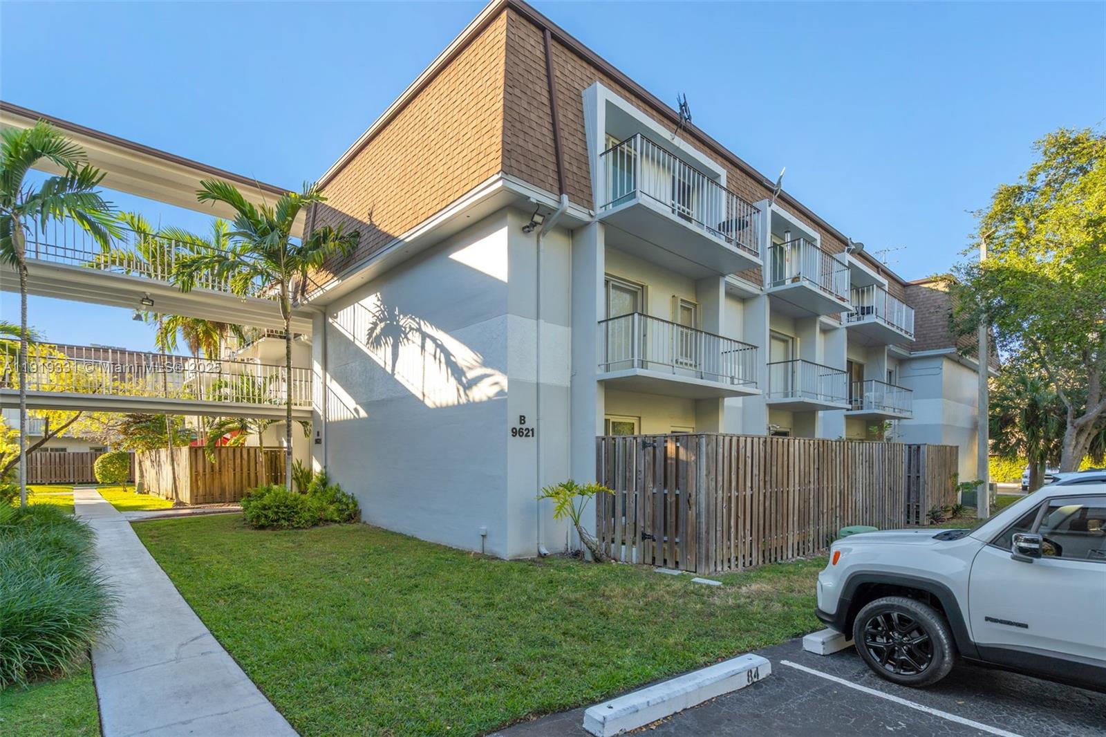 9621 SW 77th Ave #204B