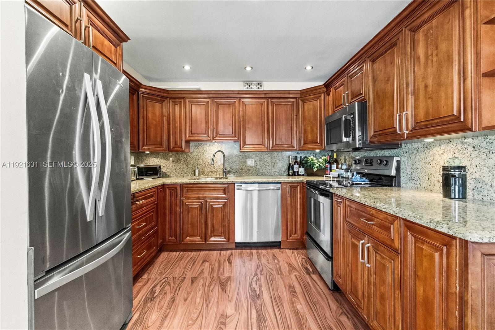 105 Wellington L West Palm Beach, FL 33417