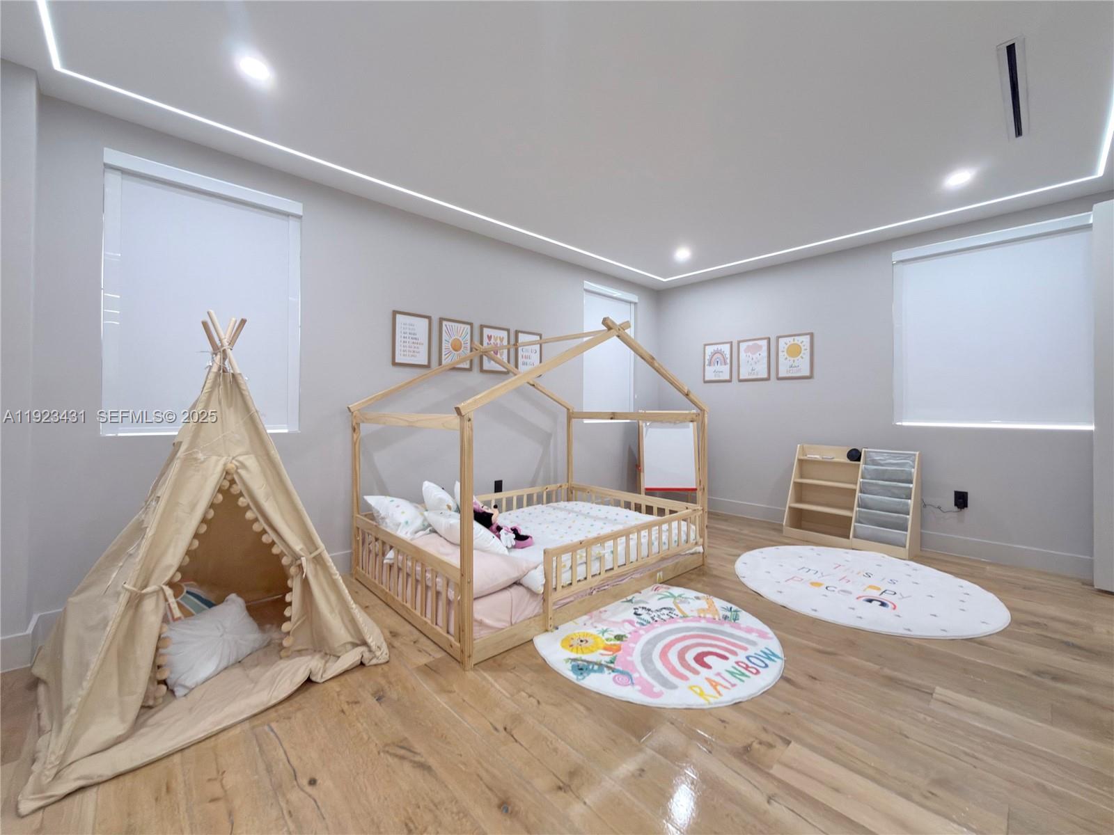 10098 NW 74th Ter Doral, FL 33178